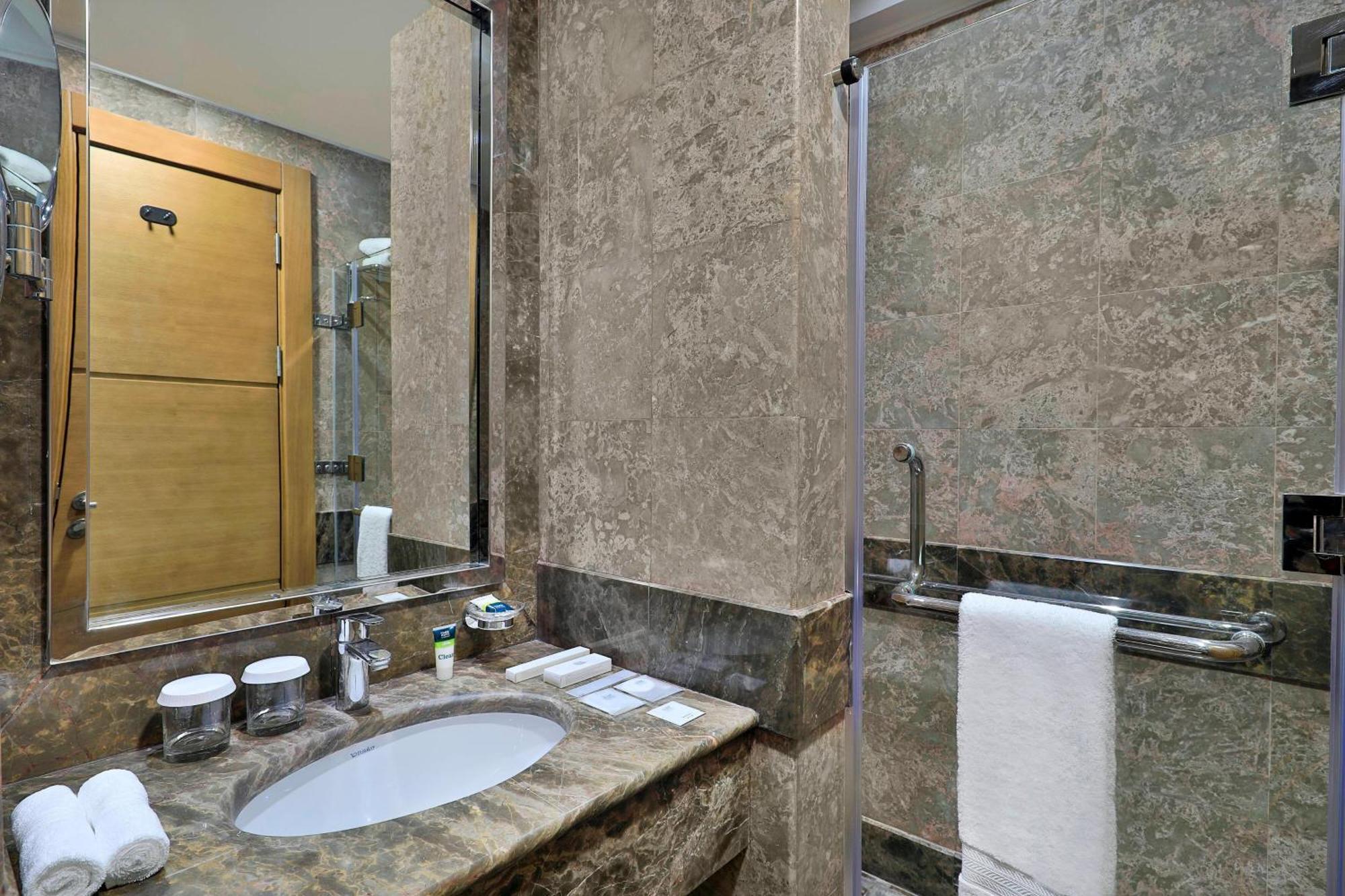 فندق فور بوينتس من شيراتون مكة النسيم المظهر الخارجي الصورة Bathroom
